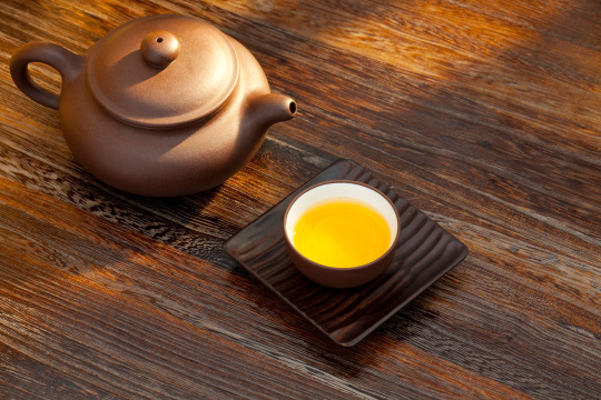 书桌上的茶具
