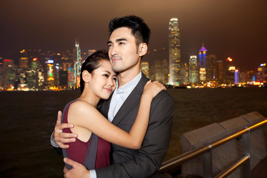 香港夜景与甜蜜恋人