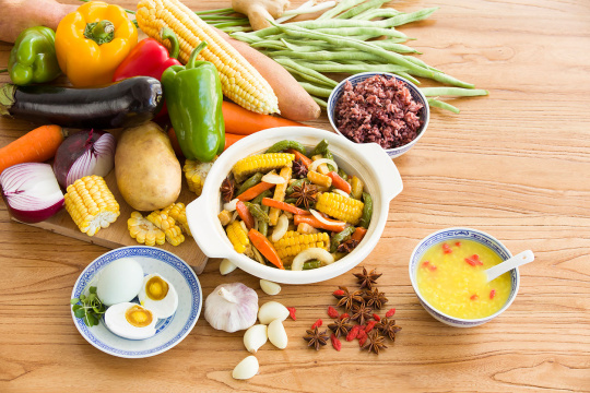 各式蔬菜和菜肴