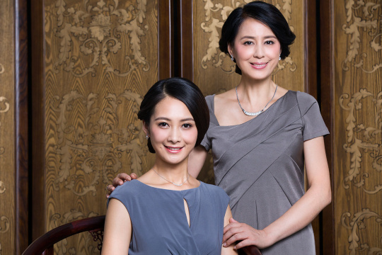 优雅的母女俩