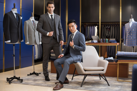 年轻商务男子肖像