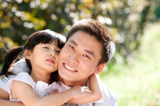 父女在一起玩耍