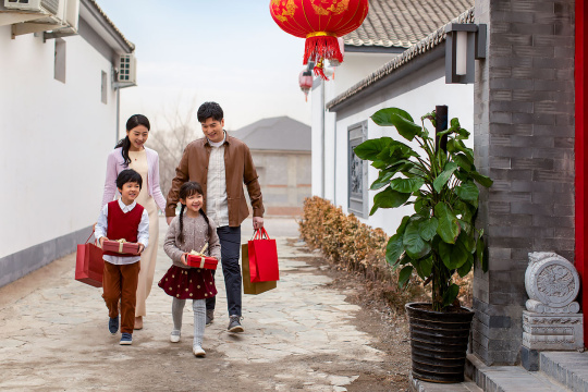 快乐家庭庆祝新年