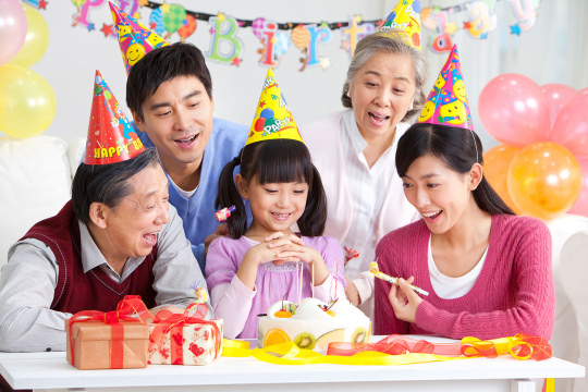 全家一起过生日