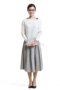 微笑女教师肖像