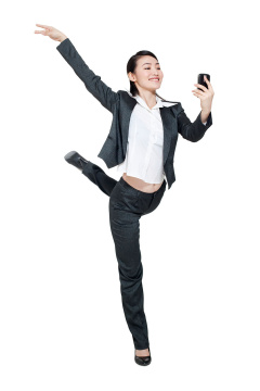 商务女士展示手机