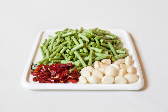 豆角和大蒜辣椒