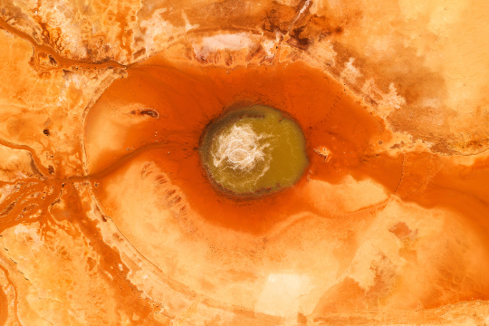 中国青海艾肯泉航拍景观