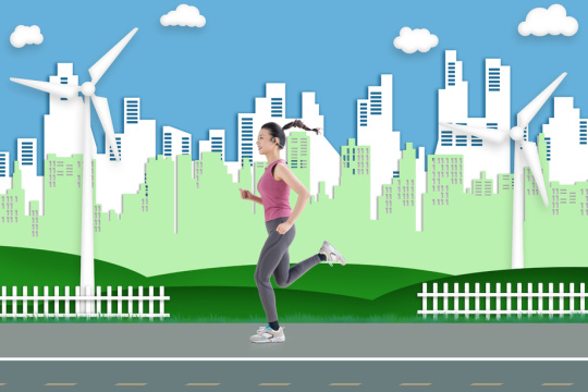 青年女人跑步健身