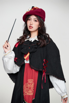 角色扮演霍格沃兹魔法学院学生的少女