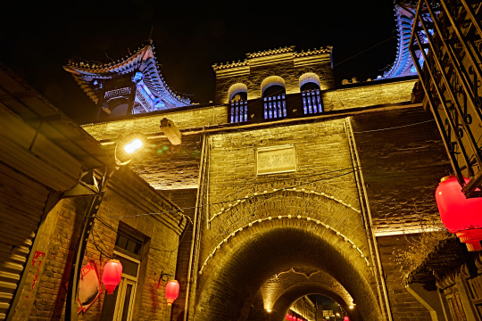 中国河北省张家口市堡子里景区夜景