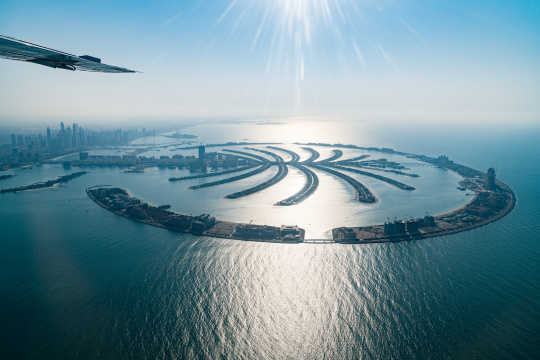 鸟瞰朱美拉棕榈岛全景