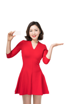 身穿红色连衣裙的年轻女子