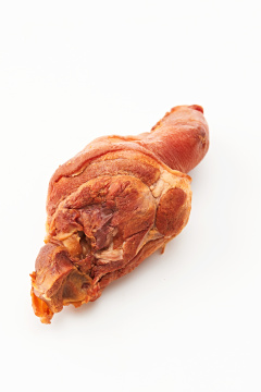 烟熏小香猪肘子