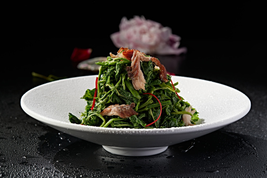 野菜凉拌手撕熏鱼