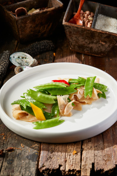 彩椒荷兰豆小炒大螺片