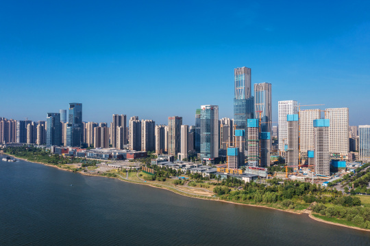 航拍长沙湘江沿岸湖南金融中心建筑群风景