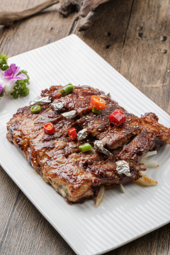 酱香猪肋排酱排骨