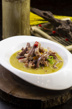 椒麻奶汤炖猪肚丝