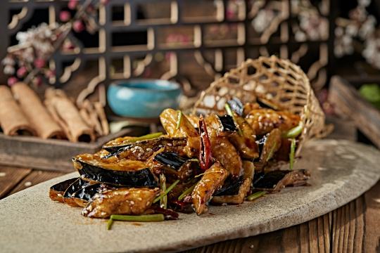 糖醋酱香糖醋风味炸茄子