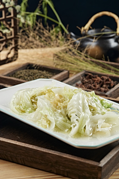 港式茶餐鲜鸡汤煮手撕生菜