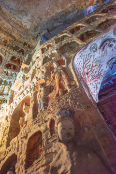 山西大同云冈石窟佛窟大佛塑像