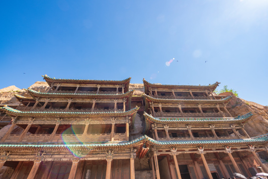 山西大同云冈石窟佛窟大佛塑像