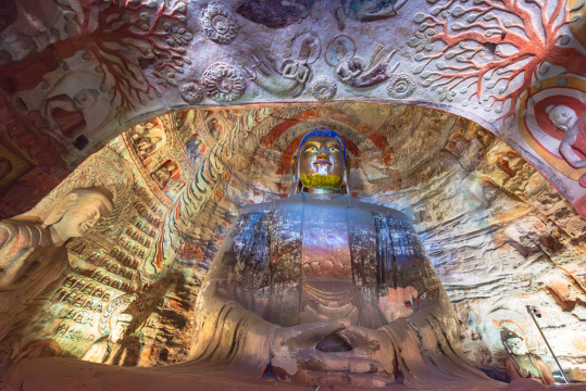 山西大同云冈石窟佛窟大佛塑像