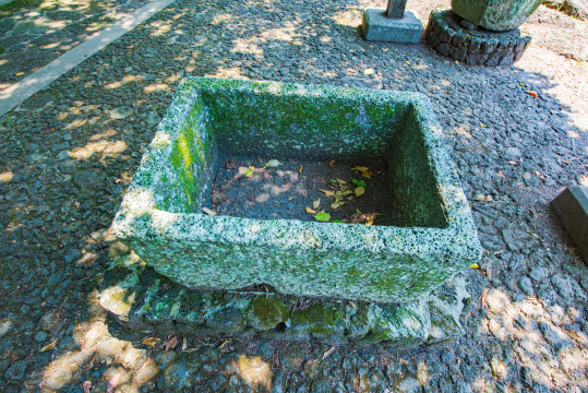 南海口雷琼世界地质公园里的石器