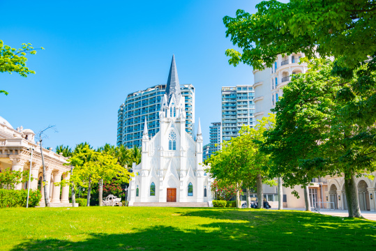 海南三亚大东海一个洁白礼堂