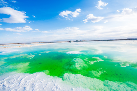 青海茫崖翡翠湖天空之镜美景