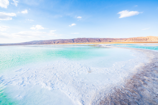 青海茫崖翡翠湖天空之镜美景