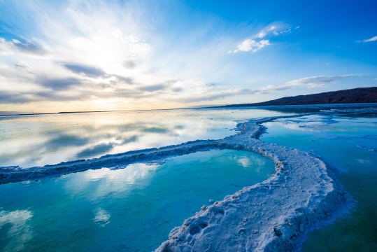 青海茫崖翡翠湖天空之镜美景