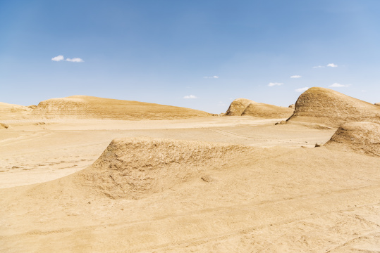 青海海西原始风蚀地貌