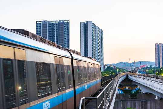 中国广东惠州市惠东县平海古城里贴上对联的民居