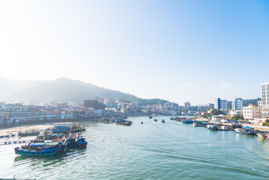 中国广东惠州惠东双月湾晴天海岸线