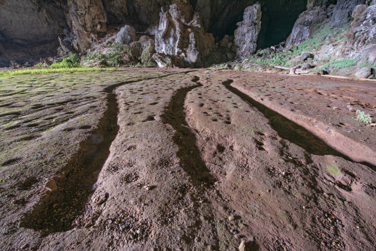 中国广西河池凤山云峰洞