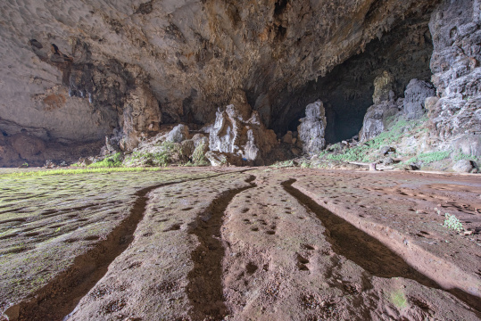 中国广西河池凤山云峰洞