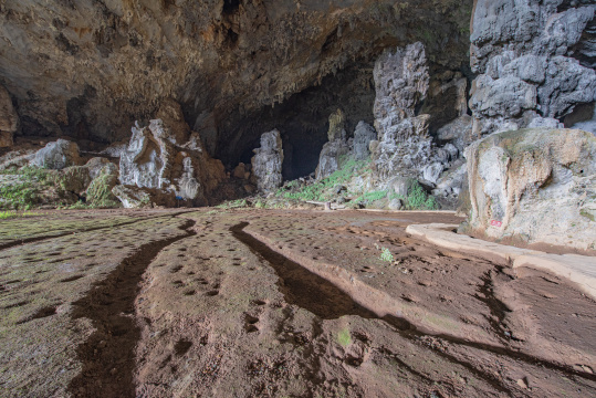 中国广西河池凤山云峰洞