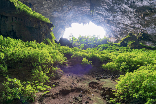 中国广西河池凤山云峰洞