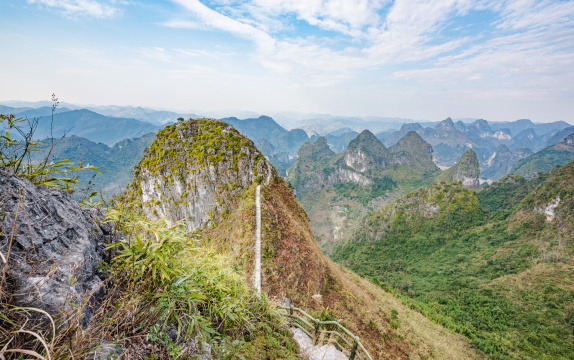 中国广西河池凤山文笔峰