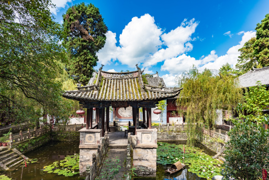 中国云南大理巍宝山文昌宫里的水龙亭