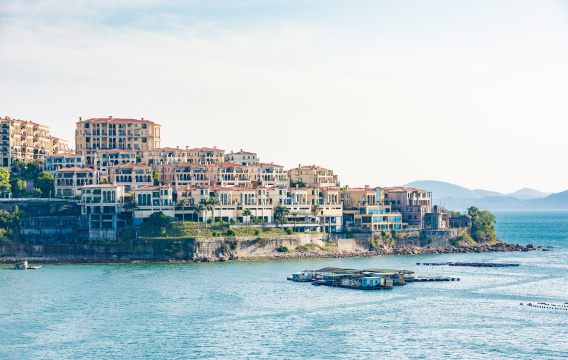 深圳大鹏南澳夏日晴天海岸线风光