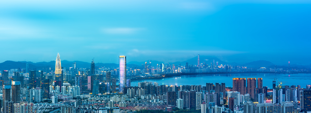 中国深圳前海繁华都市蓝调景观