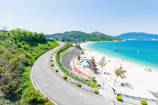 深圳大鹏杨梅坑桔钓沙海边的盘山公路