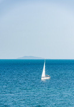 深圳大鹏杨梅坑浪骑游艇会里的海上公路赛道