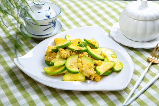 西葫芦炒鸡蛋