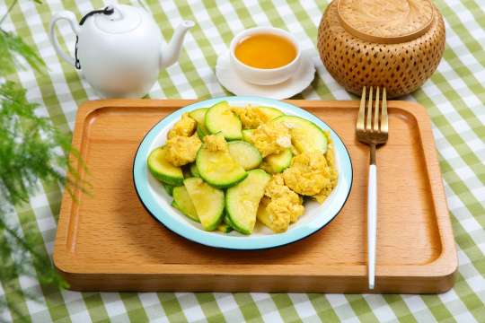 西葫芦炒鸡蛋