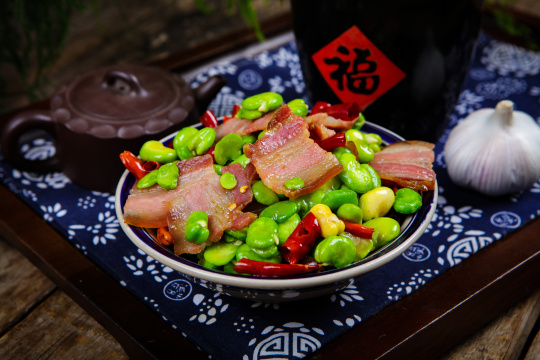 蚕豆米炒腊肉
