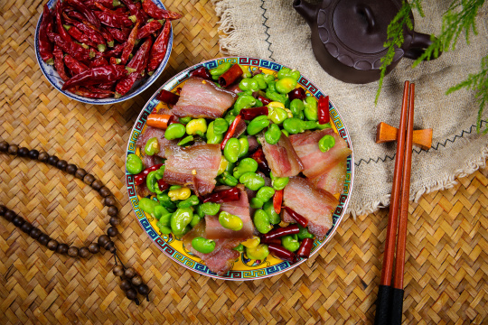 蚕豆米炒腊肉